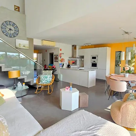 Villa Rose Design *